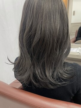 ヘアーアイスカルテット(HAIR ICI QUARTET) グレージュ アッシュ くびれセミディ
