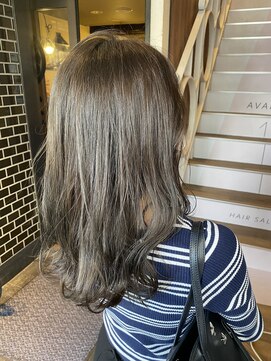 アヴァンス 天王寺店(AVANCE.) カーキグレージュ×透明感