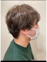 美容室 メザミー MESAMIES メンズ 無造作ふんわり波巻きパーマ ハイトーンベージュ