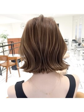 ネイロ バイ ジルブラン 葛西(NeiRo by JIL BLAN) ハイライト白髪ぼかしダブルカラーインナーカラーショートボブ