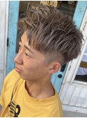 アップバングショート ツーブロショート Wカラー グレージュ