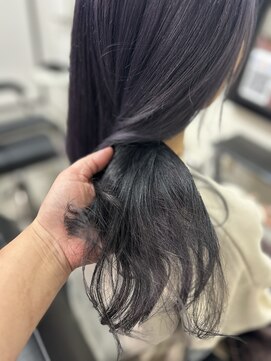 ベティ(Betty) ブルーブラック×オフブラック