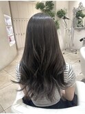 透明感たっぷりグレージュ
