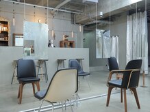 ステップボーンカットオオサカ(STEP BONE CUT OSAKA Via TICK-TOCK)の雰囲気（新たな美とアートの体験を提供する特別な空間をお楽しみください）