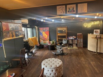 ディギンミー(Diggin'me)の写真/ブラックヘア・ヘアーセットは”Diggin'me”にお任せ！店内で生DJを聞きながら雰囲気を堪能＊[静岡市]