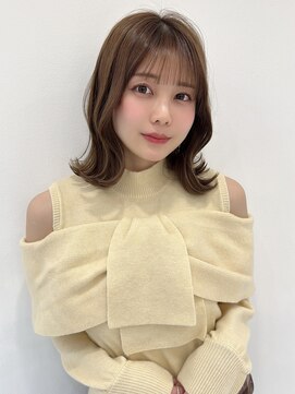 アイユー(ii+U) 大人ボブ　くびれボブ　外ハネボブ　ミディアムレイヤー