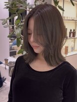 ステア ケース(stair case)&nbsp;韓国ミディアムレイヤーカットオリーブカラー