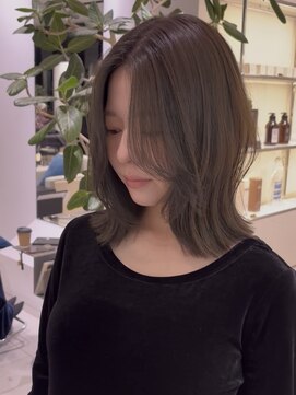 ステア ケース(stair case) 韓国ミディアムレイヤーカットオリーブカラー