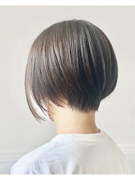 リリー ヘアー デザイン(LILY HAIR DESIGN) くびれ前下がりショートスタイル