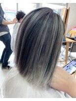 ホワイト(WHITE)&nbsp;[WHITE  RYOTA]ホワイトアッシュバレイヤージュ＋ストレートver