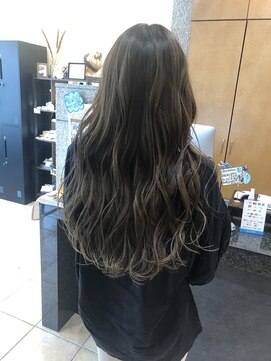 オリノ(olino) グレージュバレイヤージュ