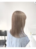 ベージュ