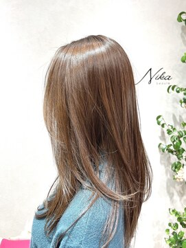 ニカ ボーテ(Nika beaute) レイヤースタイル+柔らかライトベージュ