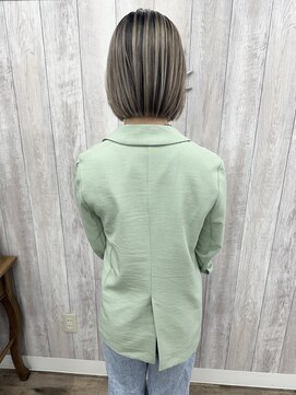 ラッズプラスエイチ(Lads+h) バレイヤージュ ボブ ホワイトグレージュ