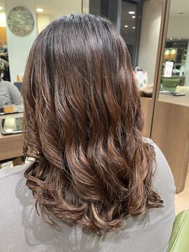 アウラ(AURA) コテ巻き、韓国風パーマ