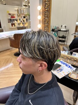 コワファースト  させぼ五番街店(COIFF1RST) ハイライト×ショートウルフ☆