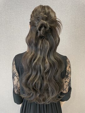 ミープラス(ME+) ハーフアップ