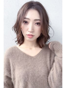 ファイン 滝川店(Fine) 20代30代40代50代　鎖骨ミディアム　前髪なし　センターパート