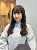 前髪ぱつっとセミロングパーマ