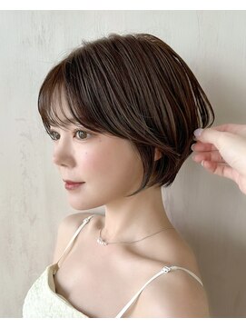 アフロート ルヴア(AFLOAT RUVUA) 【岩田莉奈】一人一人のオーダーメイドカットで骨格矯正　 新宿