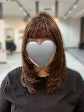 リュクレア(Luclea) 黄色味を消したベージュカラーとハイレイヤーカット