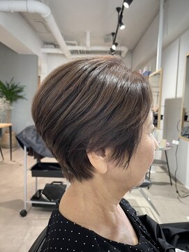 シキ 戸塚(Shiki.) ショート 白髪ぼかし