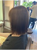 切りっぱなし外はねボブ