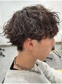 緩め波巻きスパイラルパーマシャドウパーマメンズマッシュウルフ