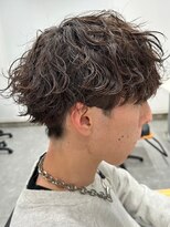 フゥ 宇都宮(FeU)&nbsp;緩め波巻きスパイラルパーマシャドウパーマメンズマッシュウルフ