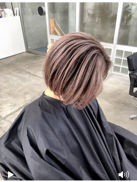 大人ショート　白髪ぼかし　脱白髪染め　ハイライト40代50代60代