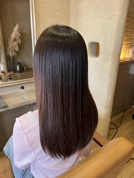 ワンネスヘアーサロン(oneness hair salon)の写真/豊富な知識で薬剤を選定し、オーダーメイドストレートで、ついつい触りたくなるような髪にします。