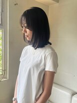 タヴィ(Tavi)&nbsp;レイヤーカットのミディアムヘア/フェイスレイヤー/顔周りカット