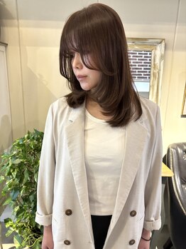 ヘアーデザイン シュシュ(hair design Chou Chou by Yone)の写真/大人かわいい白髪ぼかしカラーとハイライトで大人世代に上品な華やぎをプラス◎白髪ぼかしハイライト/艶髪