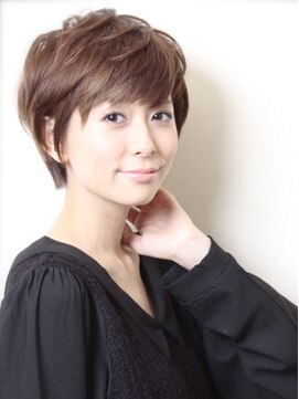 アンダートゥリー(_TREE) 大人ショートボブ「エッジー×エレガンス」AKs表参道0357783351