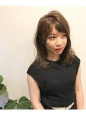 内巻き外巻き透明感ミディアムヘア