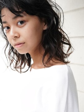 ヌース(NOUS) 【nous】ロブ×透け感/ルーズなウエーブで効かせた無造作ミディ