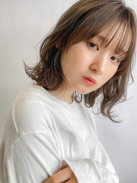 シェル 津山の手店(shel) 大人可愛いBOB20代30代40代外ハネアッシュグレージュ肩ライン