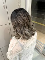 エイト 沖縄豊崎店(EIGHT toyosaki)&nbsp;【EIGHT 豊崎】お客様スタイル_バレイヤージュ×グレーシルバー