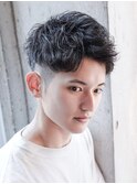 フェザーパーマ/ブルーブラック/刈り上げセンターパート[新宿]