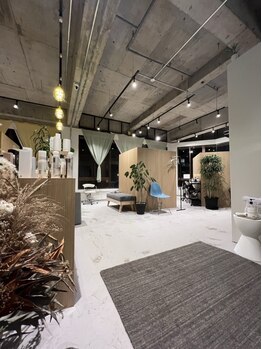 アミ(ami)の写真/【荒田/髪質改善】全席半個室のプライベートサロン◇経験豊富なスタイリストの高技術で大人女性も大満足◎