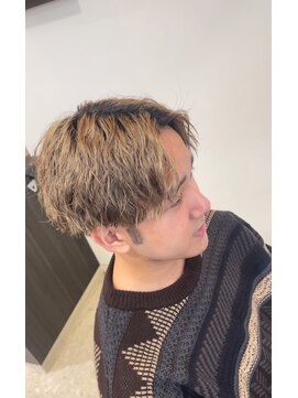 ブランシェ 西松山店 センターパート×波巻きパーマ