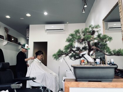 ウエストバーバーショップ(WEST BARBER SHOP)の写真