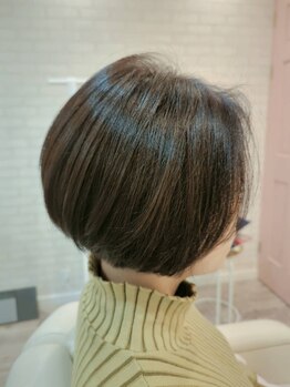 キラーナ(Kirana)の写真/13～18種類の植物エキスが入った髪と頭皮に優しいハーブカラーを使用！艶やかで上品な仕上がりに♪