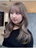 顔周りレイヤー韓国ヘア美髪ロングホワイトグレージュ_F0685