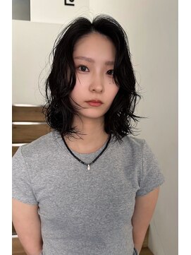 ヨーク(YOKE) ミディアムパーマ黒髪レイヤー顔まわり前髪グレージュ20代30代