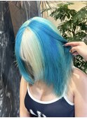ターコイズブルーとブロンドのブロックヘアー