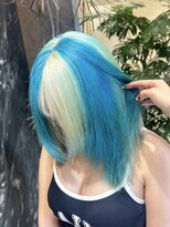 アニュー(A'nyu)&nbsp;ターコイズブルーとブロンドのブロックヘアー