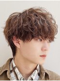 波巻きパーマツイストスパイラルパーマツーブロックメンズ黒髪