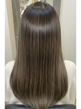 白髪が馴染む透明感ハイライト