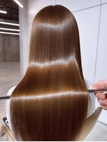 ダル 渋谷/表参道(DAL.)&nbsp;ヘーゼルベージュ美髪ストレート美髪韓国風センターパート